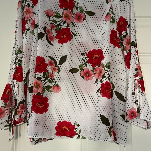 Zac & Rachel Blouse - Picture 2 of 3